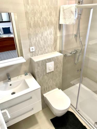 D&A Apartment with swimming pool - image 12