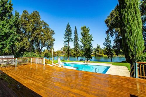 Executive Riverside-Luxury Home & Cottage - Salt Pool & CalderaSpa - image 6