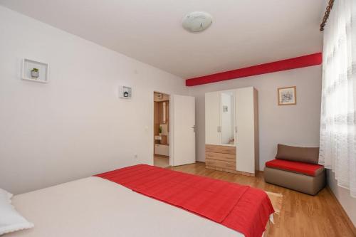 Apartments with a parking space Pag - 18848