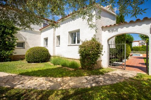 Villa image 2
