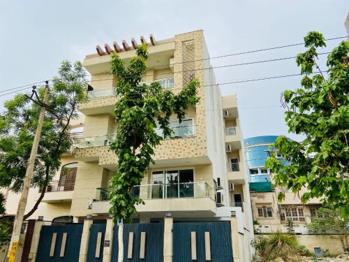 BluO Studio DLF CyberCity - Kitchen, Balcony, Lift