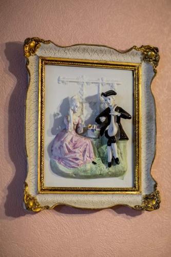 Isabel - image 8