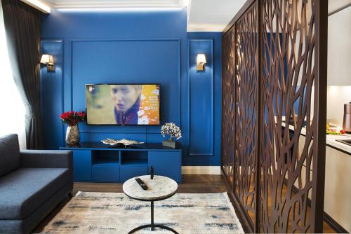 Garlon Residence - image 2