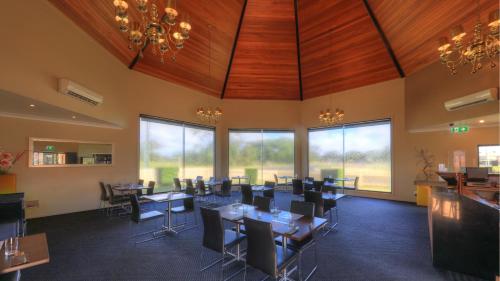 Best Western Ascot Lodge Motor Inn in กูนดิวินดิ