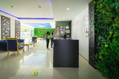 Kristal Beach Hotel - image 11