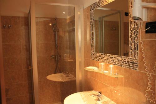 Double Room image 5