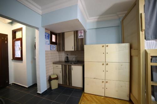 yolohostel - image 4