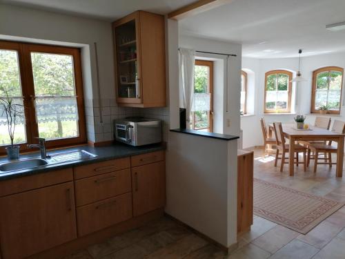 70m²- Ferienwohnung mit Terrasse in Achberg