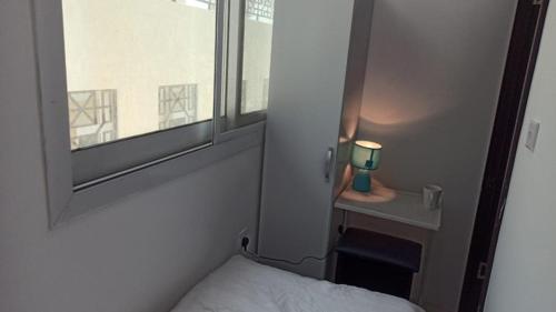 Cozy Rooms and Small Partitions for Men guests in Dubai, Dubai (photo 3)