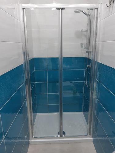 Triple Room with Private Bathroom image 8