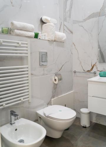 Double Room with Private Bathroom image 7