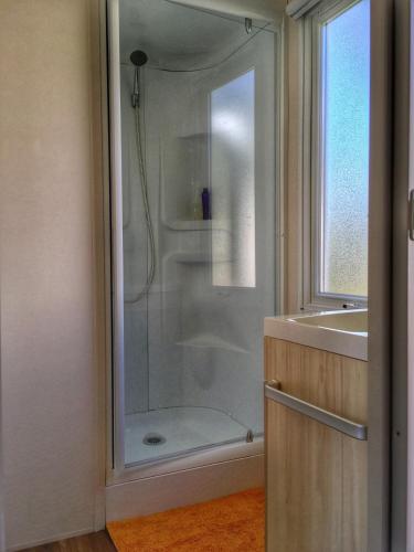 Mobil Home pour 6 personnes climatise a quelques minutes des plages