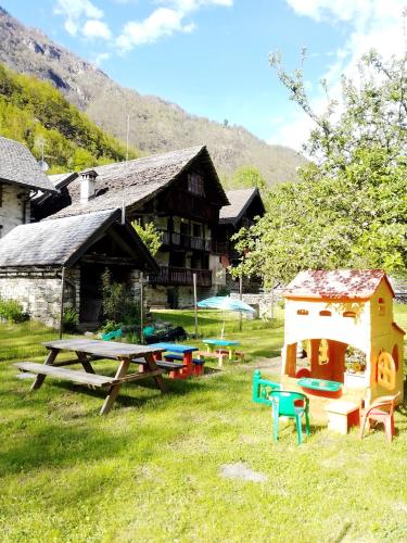 Dārzs, Chalet Case delle lobbie in Ceppo Morelli