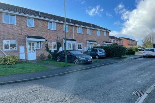 3 bed modern design house near beach and Arundel