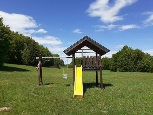 Játszótér, Apartmani Sokolski odmor in Rača