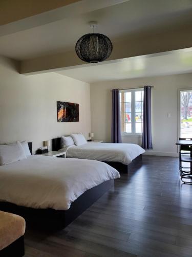 Orange Bistro in ไบ-เซนต์-พอล (QC)