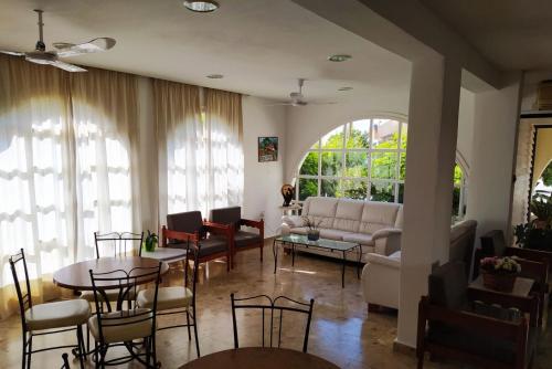 Sea N Lake View Hotel Apartments - image 4