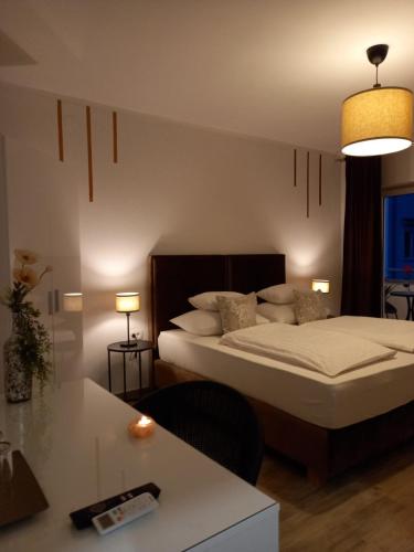 Deluxe Double Room with Balcony and Sea View
