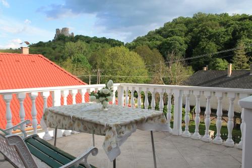 Erzsébet Vendégház (Erzsebet Vendeghaz) in Csesznek