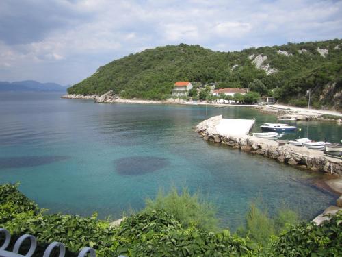 Old Fisherman's House w 3BD, balcony and terrace by the sea