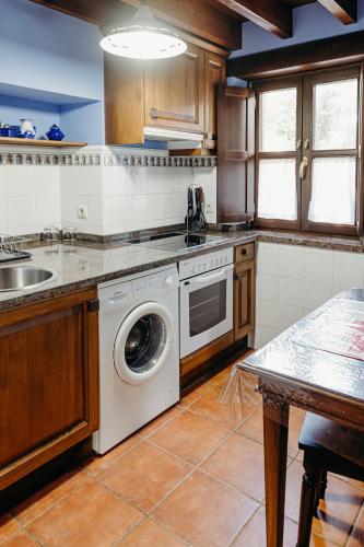 Kitchen, El Acebo in Pilona