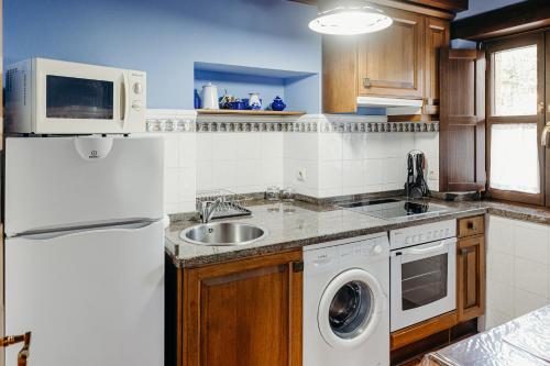 Kitchen, El Acebo in Pilona