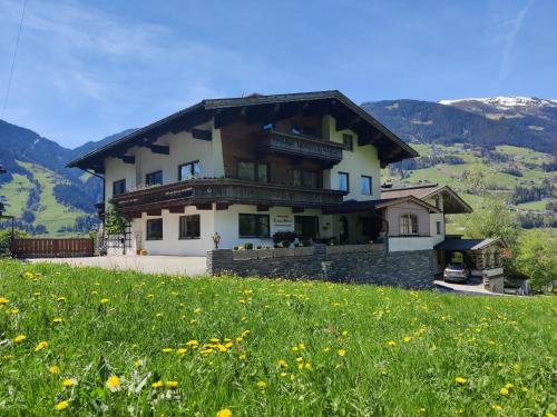  Landhaus Zillertal, Pension in Ramsau im Zillertal