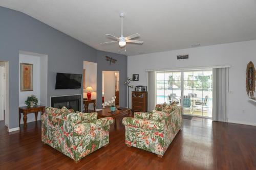 Foxrun Terrace Luxury 5BR Pool Villa in 因弗內斯