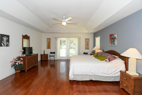 Foxrun Terrace Luxury 5BR Pool Villa in 因弗內斯