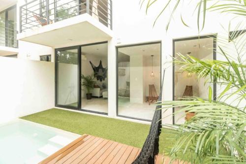 *NEW YORK JUNGLE LOFT* *PRIVATE POOL*