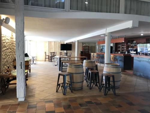 Logis Hotel Monform - image 4