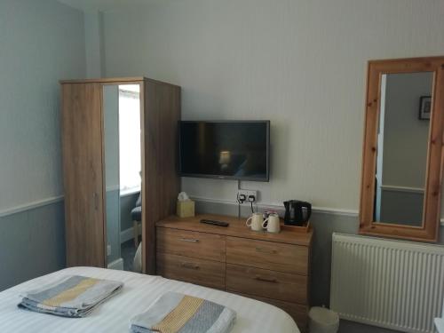 Shirley Heights Hotel - image 2