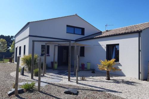 Grande maison avec terrasse, cadre exceptionnel gîte à louer Les Sables-d'Olonne