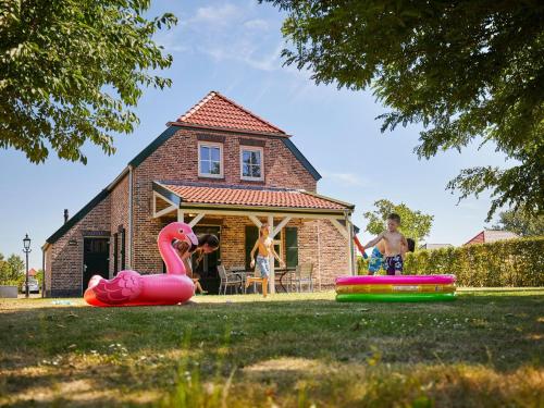 Cozy, child-friendly villa with a sauna in Limburg
