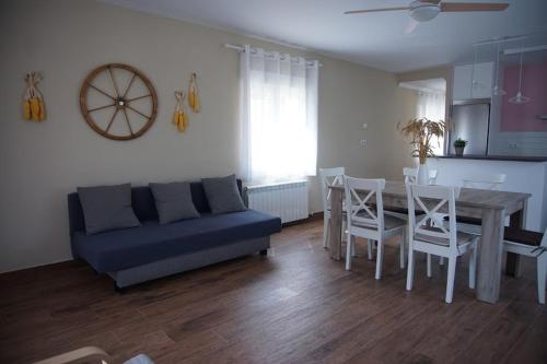 La Casa Del Rio in คาลาตายัด