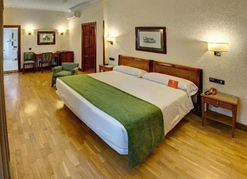 Hotel Hernan Cortes in กิฆอน