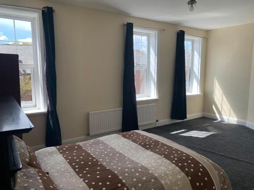 Shireland ROOMZ 2 LET