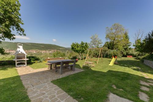 Iekārtas, Apartma Sabina in Pobegi