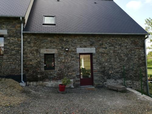 capucine gîte à louer Saint-Aubin-de-Terregatte