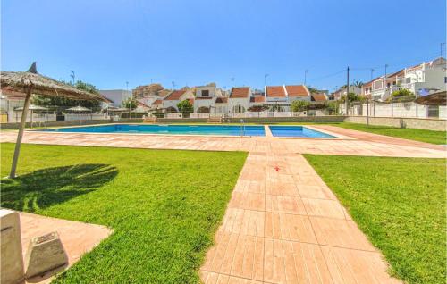 Beautiful home in Torrevieja with Outdoor swimming pool, WiFi and 3 Bedrooms gîte à louer Playa del Cura