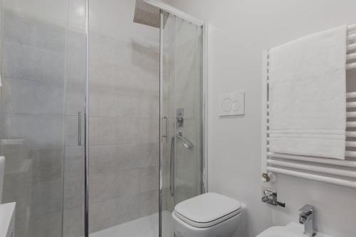 Double Room with Balcony image 1
