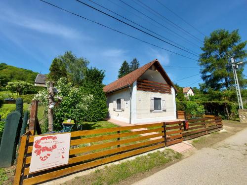 Kilátás a tóra Apartman