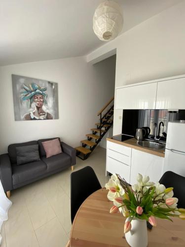 One-Bedroom Apartment image 10