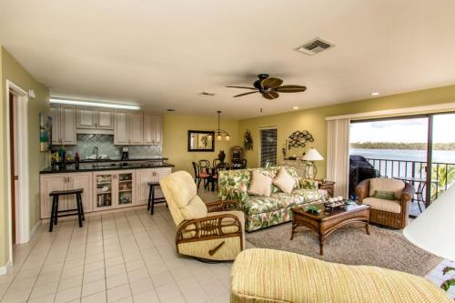 Rx: Paradise - 2bed/2.5bath condo with open water views - image 3