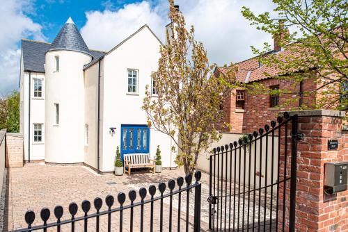 Mackintosh Cottage - Dog friendly - family friendly - sleeps 8 -ideal location to explore Yorkshire Coast & Country! - Contractor & Insurance Claim Stays Welcome gîte à louer Thwing