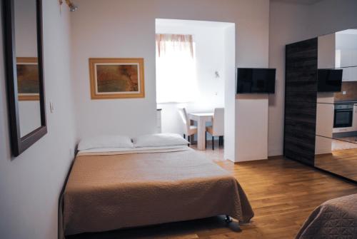 Royal Deluxe, Split (photo 8)