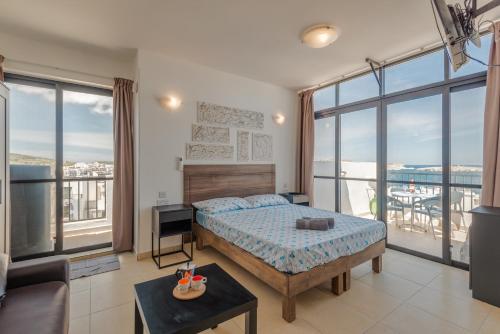 Penthouse with seaview terrace, St Paul's Bay (foto 3)