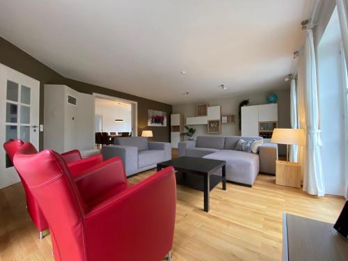 Villa Vahl Luxe groepsvilla, 16 personen, tuin met BBQ en sauna, open haard, perfect voor families & retreats in Schmallenberg, Deutschland