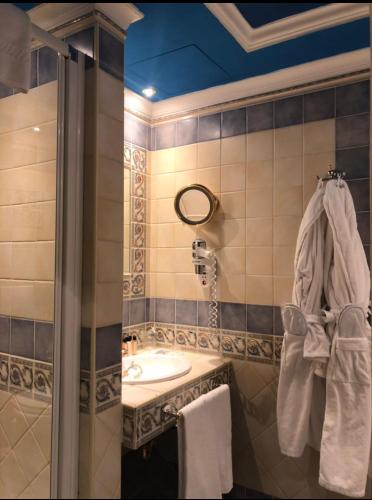 Hotel Homs - image 5