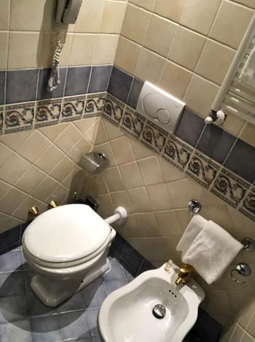 Hotel Homs - image 6